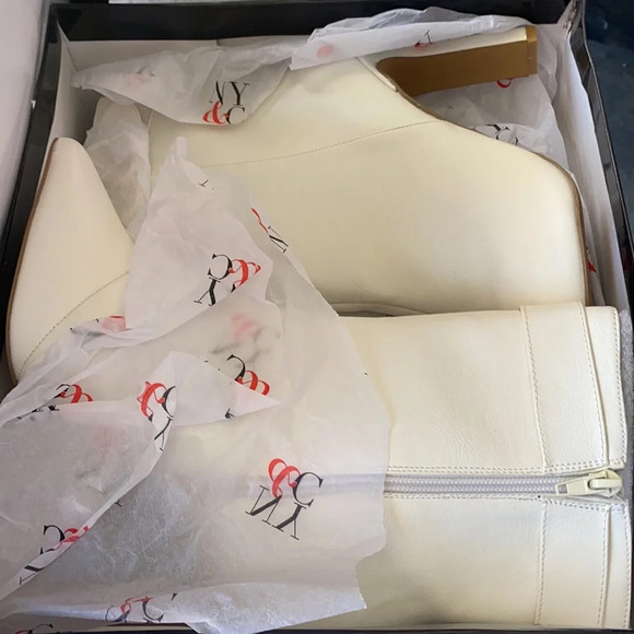 NEW YORK & COMPANY Bella Double Ring Bootie - Picture 5 of 5